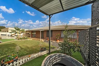 House For Sale - WA - Yanchep - 6035 - A COASTAL OPPORTUNITY!  (Image 2)
