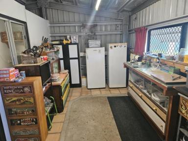 House For Sale - QLD - Halifax - 4850 - LIVEABLE SHED ON MAIN STREET OF HALIFAX!  (Image 2)