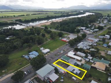 House For Sale - QLD - Halifax - 4850 - LIVEABLE SHED ON MAIN STREET OF HALIFAX!  (Image 2)