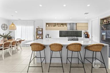 House For Sale - VIC - Tyabb - 3913 - Luxury Meets Practicality  (Image 2)