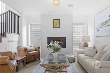 House For Sale - VIC - Tyabb - 3913 - Luxury Meets Practicality  (Image 2)
