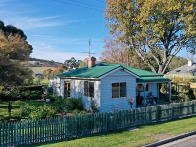House For Sale - TAS - Glenora - 7140 - Charming 3-Bedroom Home in the Heart of Glenora  (Image 2)