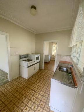 House For Lease - NSW - Tamworth - 2340 - THREE BEDROOM HOME IN NORTH TAMWORTH  (Image 2)
