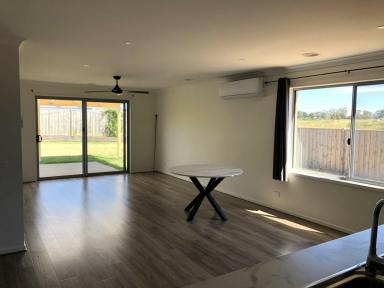 House For Lease - VIC - Bairnsdale - 3875 - QUIET COURT LOCATION  (Image 2)