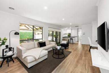House For Sale - VIC - Spring Gully - 3550 - Exquisite Family Living Just Minutes from Bendigo CBD!  (Image 2)