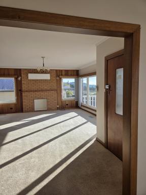 House For Lease - TAS - West Ulverstone - 7315 - Spacious 4-bedroom Family Home  (Image 2)