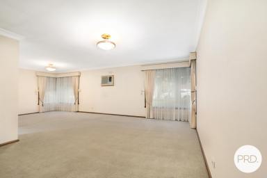 House For Lease - VIC - Wodonga - 3690 - BEAUTIFULLY MAINTAINED HOME IN PRIME WODONGA LOCATION!  (Image 2)
