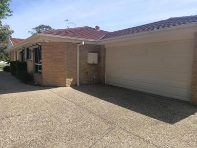Villa For Lease - NSW - Forster - 2428 - Spacious Free Standing Villa  (Image 2)