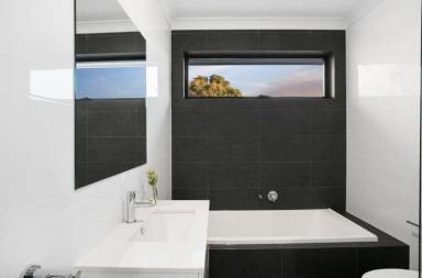 Townhouse For Lease - SA - Hectorville - 5073 - [$ 670/week] 3-bedroom townhouse with low maintenance in Hectorville 5073  (Image 2)