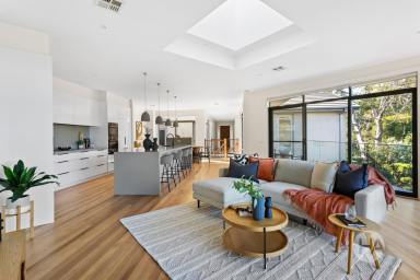 House For Sale - VIC - Mount Eliza - 3930 - Luxury Living Over Incredible Nature  (Image 2)