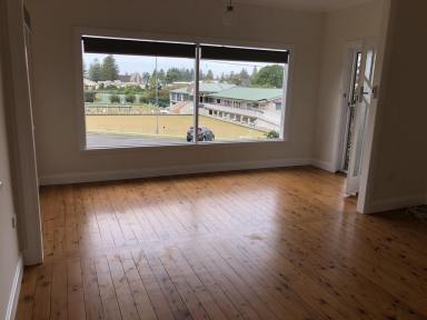 House For Lease - NSW - Kiama - 2533 - Stylish 2-Bedroom Home in Prime Location.  (Image 2)