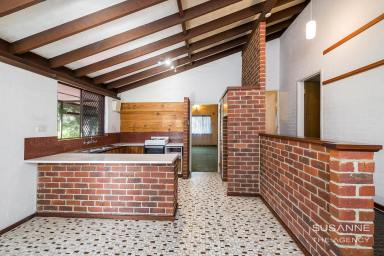 House For Sale - WA - Lesmurdie - 6076 - Brick and Tile Classic in a Quiet Lesmurdie Pocket  (Image 2)