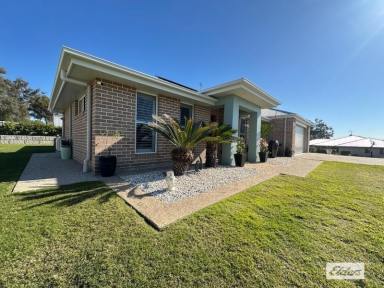 House For Sale - QLD - Forest Hill - 4342 - Bring the Pony!  (Image 2)