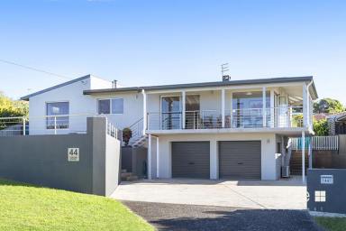 House For Sale - WA - Augusta - 6290 - Stunning Bay Views  (Image 2)