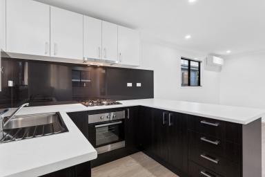 House For Lease - QLD - Park Ridge - 4125 - HOME FOR RENT...NO BOND...NO CONTRACT... 40+ LIVING  (Image 2)