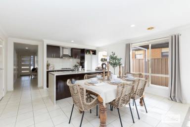 House For Lease - VIC - Epsom - 3551 - Move in ready comfort with new carpet!  (Image 2)