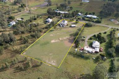 House For Sale - QLD - Laidley South - 4341 - Country Style Living At Its Best  (Image 2)