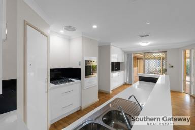 House For Sale - WA - Erskine - 6210 - SPACIOUS, WELL-EQUIPPED 4 BEDROOM 2 BATHROOM HOME - A FANTASTIC FAMILY PACKAGE IN ERSKINE  (Image 2)