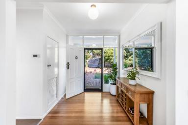 House For Sale - VIC - Bendigo - 3550 - Spacious & Light Filled Home In Prestigious Location  (Image 2)