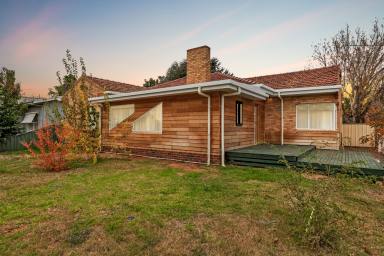 House For Sale - VIC - Mildura - 3500 - Occupy or Invest  (Image 2)