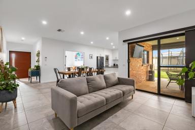 House For Sale - VIC - Red Cliffs - 3496 - Quality family home with LOADS of extras!  (Image 2)