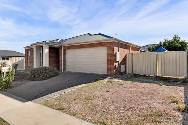 House For Sale - VIC - Mildura - 3500 - Wonderful Investment Opportunity  (Image 2)