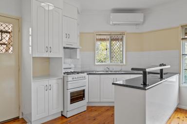 Unit For Lease - QLD - South Toowoomba - 4350 - Charming Cottage Living in the Heart of South Toowoomba  (Image 2)