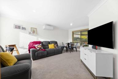 House For Sale - QLD - Middle Ridge - 4350 - Family Friendly Living - Big 785m2 Block + Shed!  (Image 2)