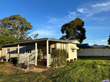 House Leased - QLD - Kingaroy - 4610 - Charming Timber Home of Roughly 800sqm block  (Image 2)