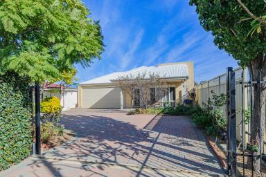 House For Sale - WA - Middle Swan - 6056 - Spacious Family Retreat in Middle Swan  (Image 2)