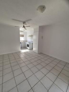 Unit For Sale - QLD - Palm Beach - 4221 - Ideally located studio apartment less than 2 minutes’ walk from the beach.  (Image 2)