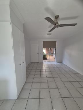 Unit For Sale - QLD - Palm Beach - 4221 - Ideally located studio apartment less than 2 minutes’ walk from the beach.  (Image 2)