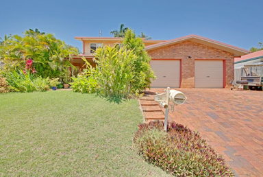 House For Sale - QLD - Lammermoor - 4703 - Spacious Family Home Just Moments from lammermoor Beach  (Image 2)
