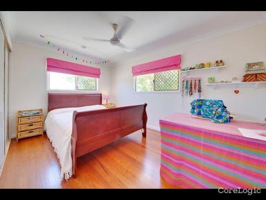 House For Sale - QLD - Lammermoor - 4703 - Spacious Family Home Just Moments from the Beach  (Image 2)
