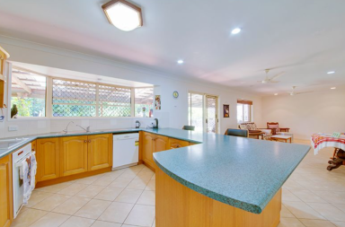 House For Sale - QLD - Lammermoor - 4703 - Spacious Family Home Just Moments from lammermoor Beach  (Image 2)