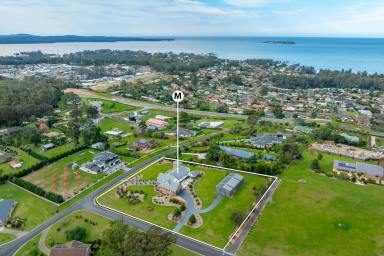 House For Sale - NSW - Surf Beach - 2536 - Luxurious Coastal Retreat: A Haven of Sophistication  (Image 2)