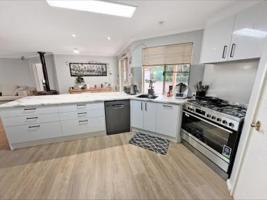 Acreage/Semi-rural For Sale - WA - Leschenault - 6233 - Tranquil Family Retreat with Room to Live, Work and Entertain!  (Image 2)