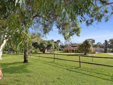 Acreage/Semi-rural For Sale - WA - Leschenault - 6233 - Tranquil Family Retreat with Room to Live, Work and Entertain!  (Image 2)