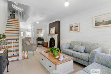 House For Sale - TAS - Somerset - 7322 - EXCEPTIONAL HOME IN POPULAR SOMERSET  (Image 2)