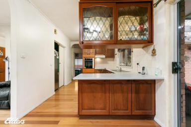 House For Sale - VIC - Yarram - 3971 - LARGE WARM FAMILY HOME IN A PRIME POSITION  (Image 2)