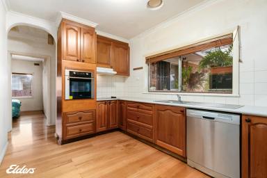 House For Sale - VIC - Yarram - 3971 - LARGE WARM FAMILY HOME IN A PRIME POSITION  (Image 2)