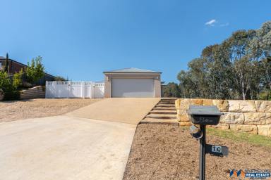 House For Sale - VIC - Myrtleford - 3737 - Stunning Family Home For Sale  (Image 2)
