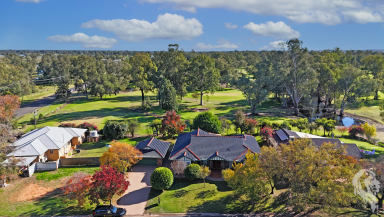 House For Sale - NSW - Narrabri - 2390 - PRESTIGE LIVING ON THE FAIRWAY  (Image 2)
