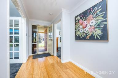 House For Sale - WA - Quinns Rocks - 6030 - Picture perfect and primed for relaxed coastal Living  (Image 2)