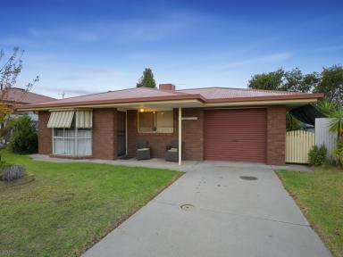 Unit For Sale - NSW - Tocumwal - 2714 - Quiet Court Location Close to Golf Course  (Image 2)