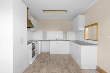 Unit For Lease - QLD - North Toowoomba - 4350 - Spacious and open Unit  (Image 2)