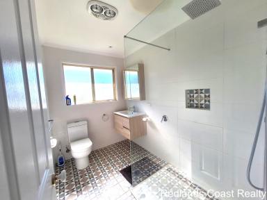 House For Sale - QLD - Macleay Island - 4184 - High Set Home on Corner Block  (Image 2)