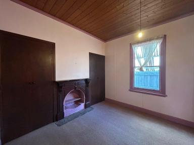 House For Lease - VIC - East Bairnsdale - 3875 - CUTE MINERS COTTAGE  (Image 2)