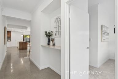 House For Sale - WA - Greenwood - 6024 - STUNNING BRAND NEW HOME  (Image 2)
