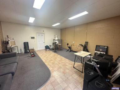 Office(s) For Lease - QLD - Kingaroy - 4610 - Office/Retail Space, Make it your own!  (Image 2)